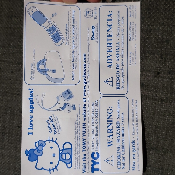 Hello Kitty Figure Charm - Picture 4 of 4